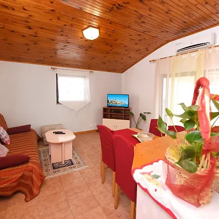 Apartment In Materada